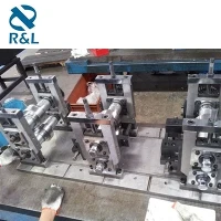 ¿Cuál es la función de una máquina formadora de correas en la industria de la...